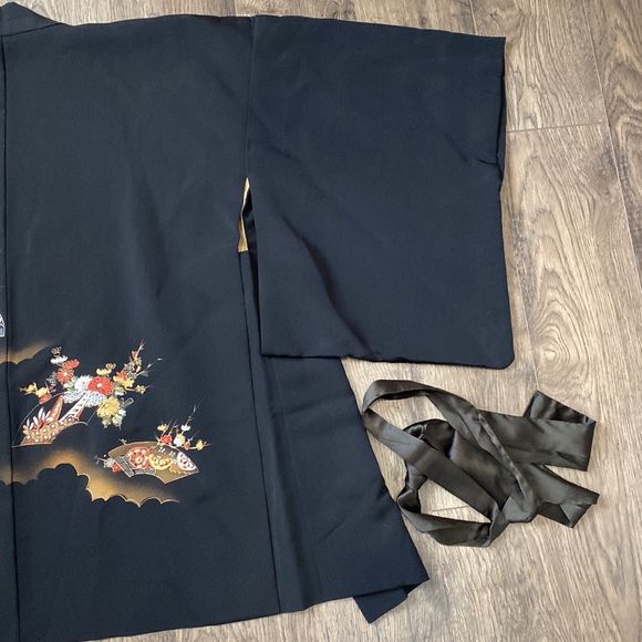 EUC Beautifully Made Kimono - Picture 10 of 13